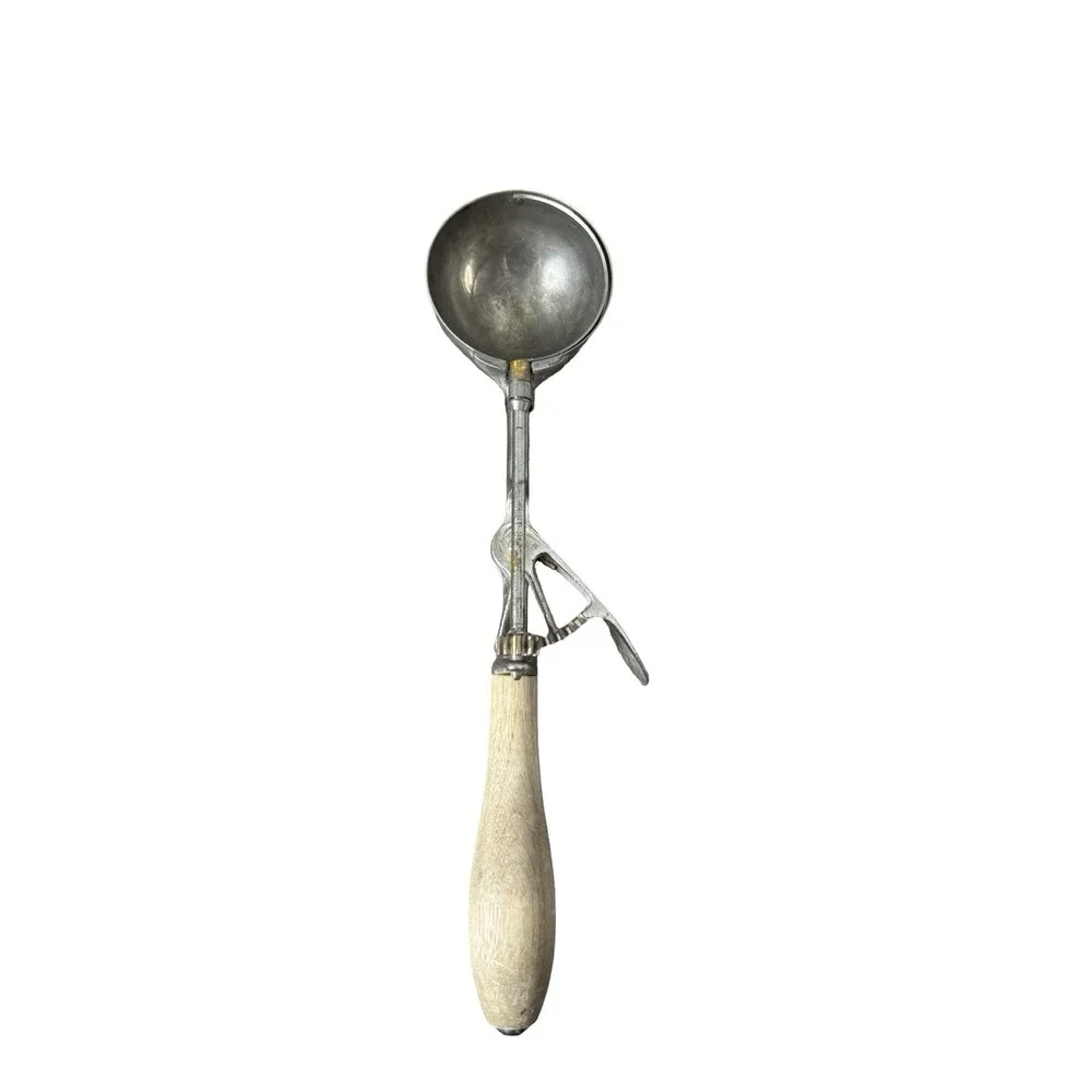 Vintage Gilchrist #31‎ Automatic Ice Cream Scoop Wooden Handle Metal Bowl
